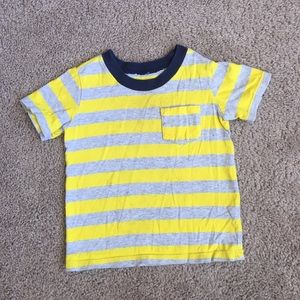 Boys 2T tee and shorts set ( 4 sets)